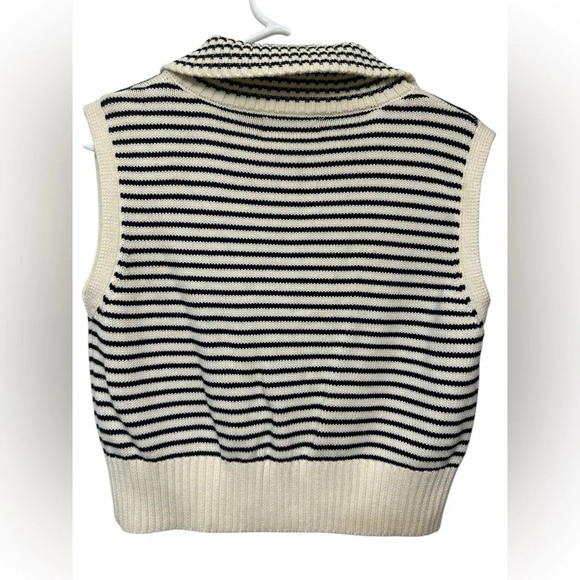 Cider Women’s Cropped Beige/Blue Knit stripe Sweater vest - Picture 2 of 5